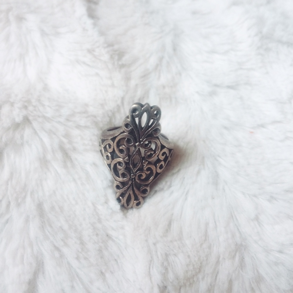 Pretty Silver Celtic Ring